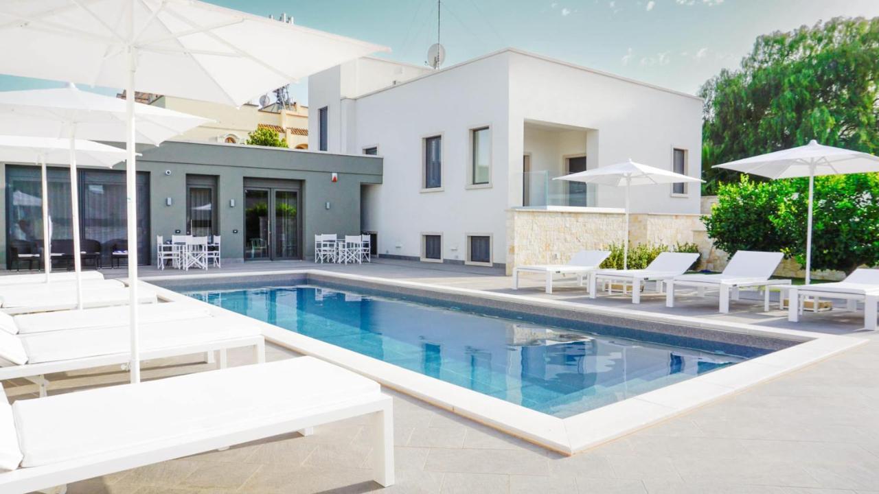 Dimora Giulia Hotel บารี ภายนอก รูปภาพ